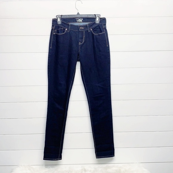 (5/$25 SALE ✅) Old Navy The Flirt Dark Wash Denim Jeans‎ - Picture 1 of 8
